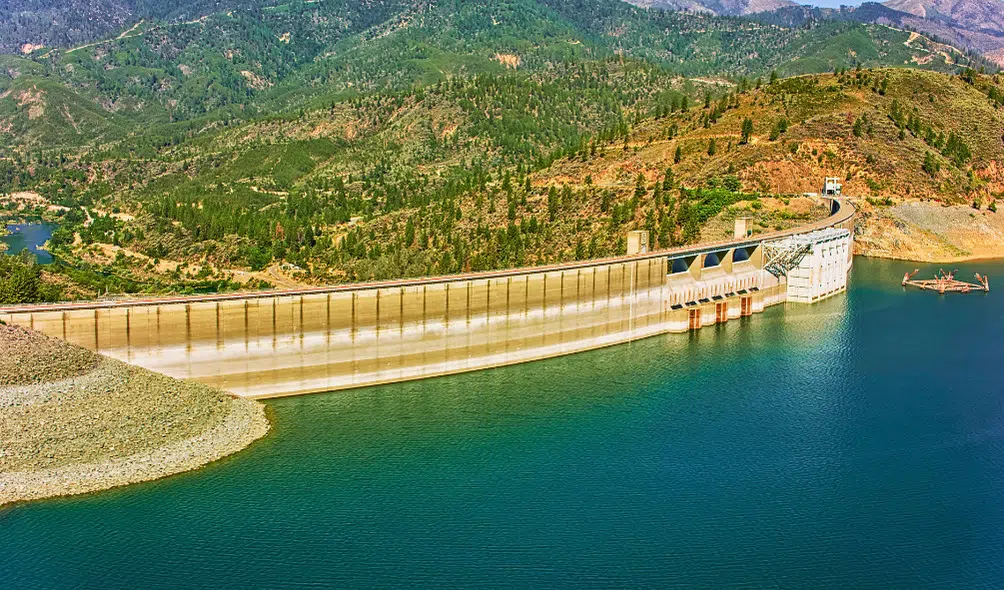10 Best Kayaking Spots in California | Paddling in California 9 Lake Shasta