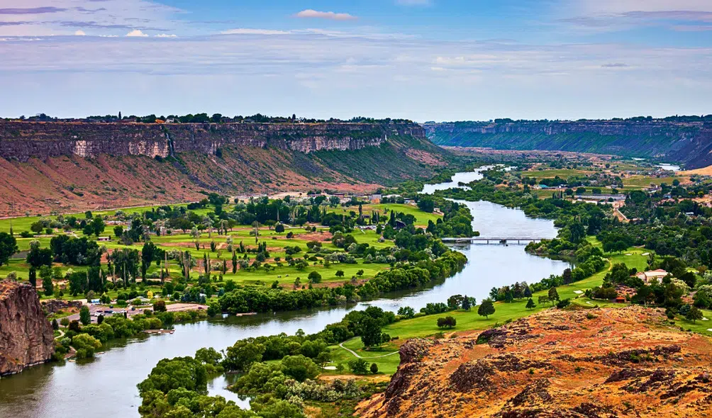 10 Best Kayaking Spots in Wyoming | Paddling in Wyoming 2 Snake River